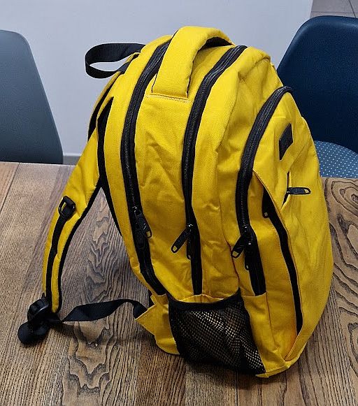 mon sac à dos jaune